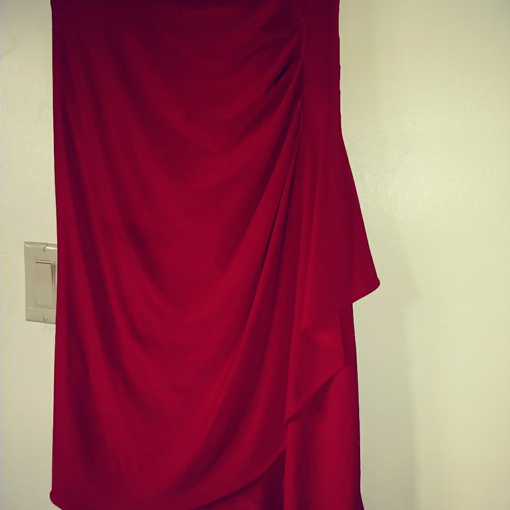 Gorgeous Red Dress - Picture 4 of 7